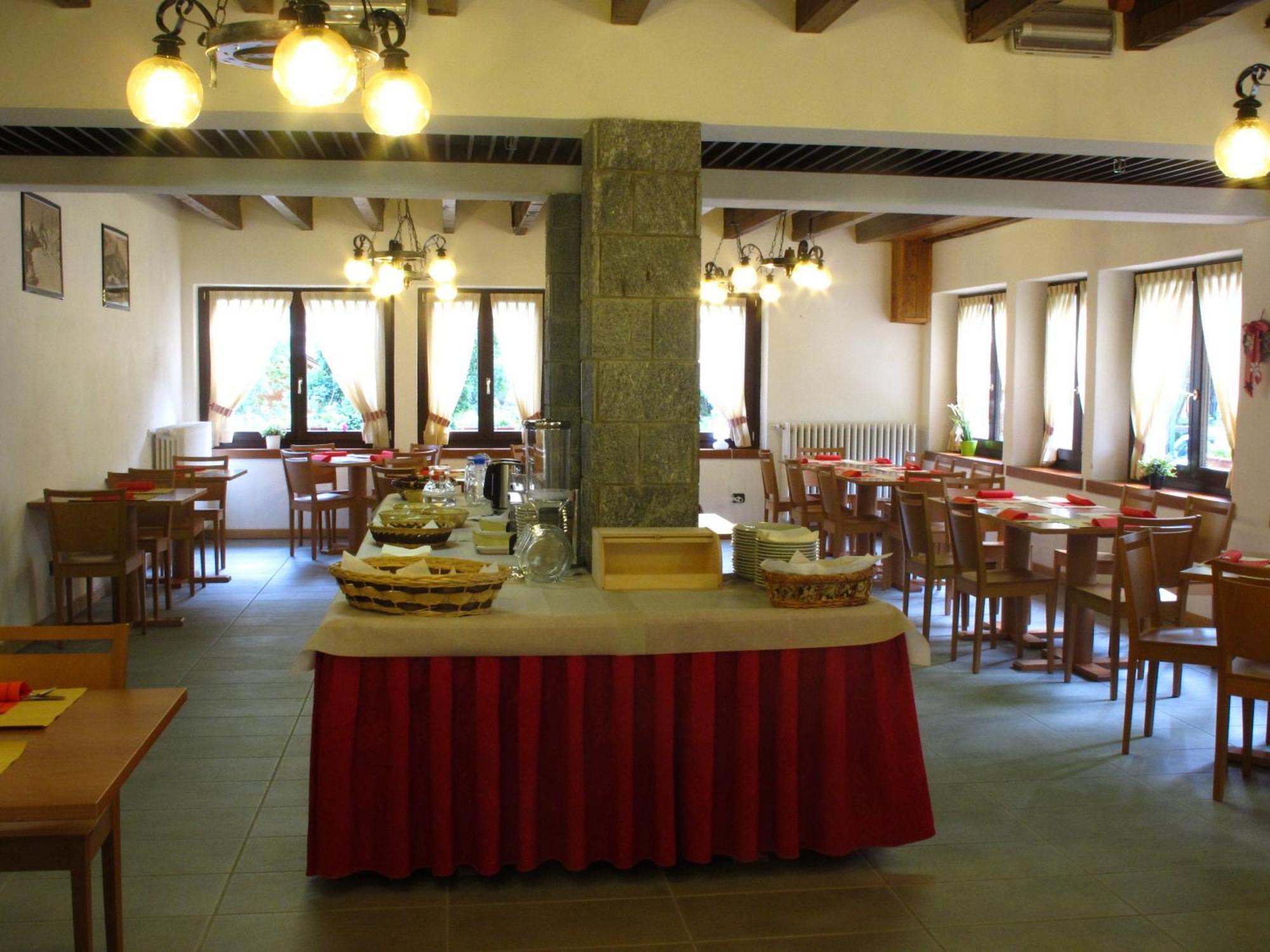 Casa Alpina Don Guanella Bed and Breakfast Macugnaga Eksteriør billede