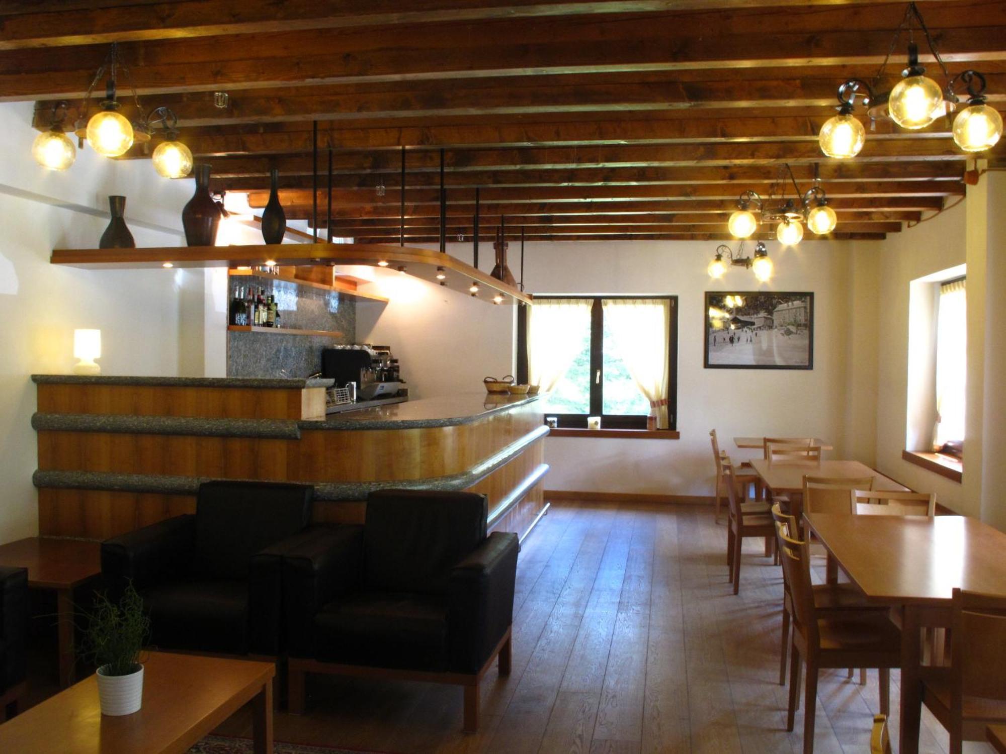 Casa Alpina Don Guanella Bed and Breakfast Macugnaga Eksteriør billede