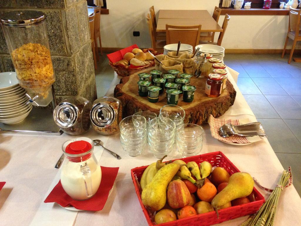 Casa Alpina Don Guanella Bed and Breakfast Macugnaga Eksteriør billede